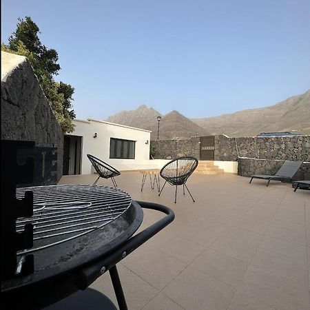 Bungalow Apartamento Sol Famara Exteriör bild