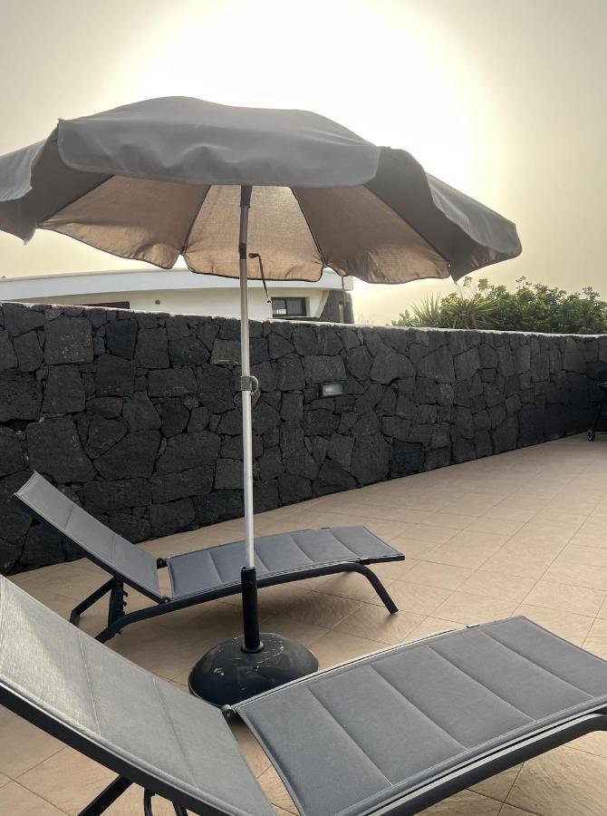 Bungalow Apartamento Sol Famara Exteriör bild