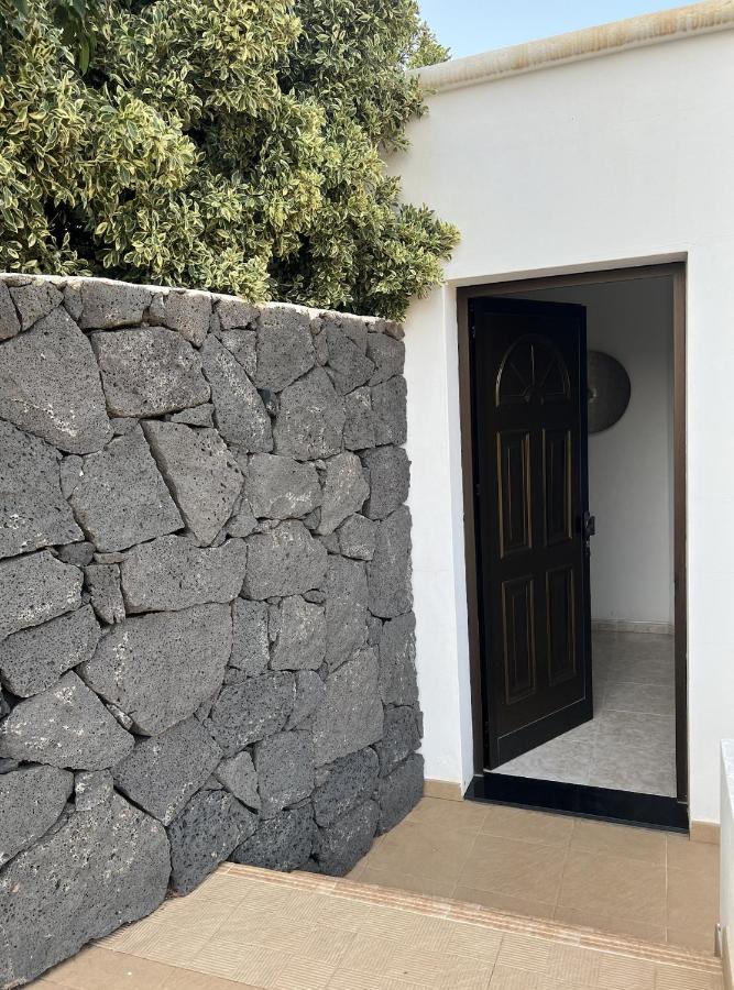 Bungalow Apartamento Sol Famara Exteriör bild
